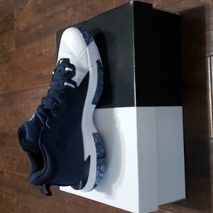 New Jordan Zion 1 Men's 8.5/Women's 10 Navy/White